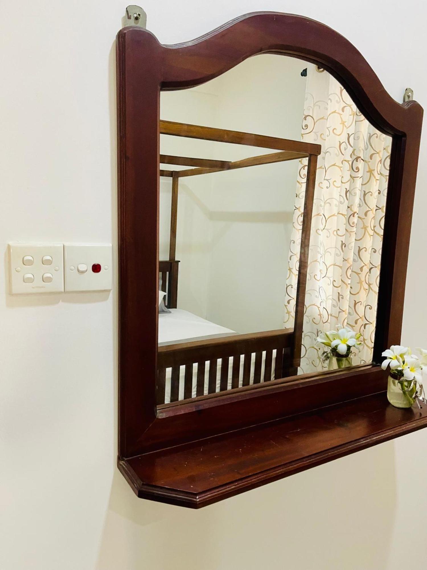 Sand & Surf Guest House 尼甘布 外观 照片