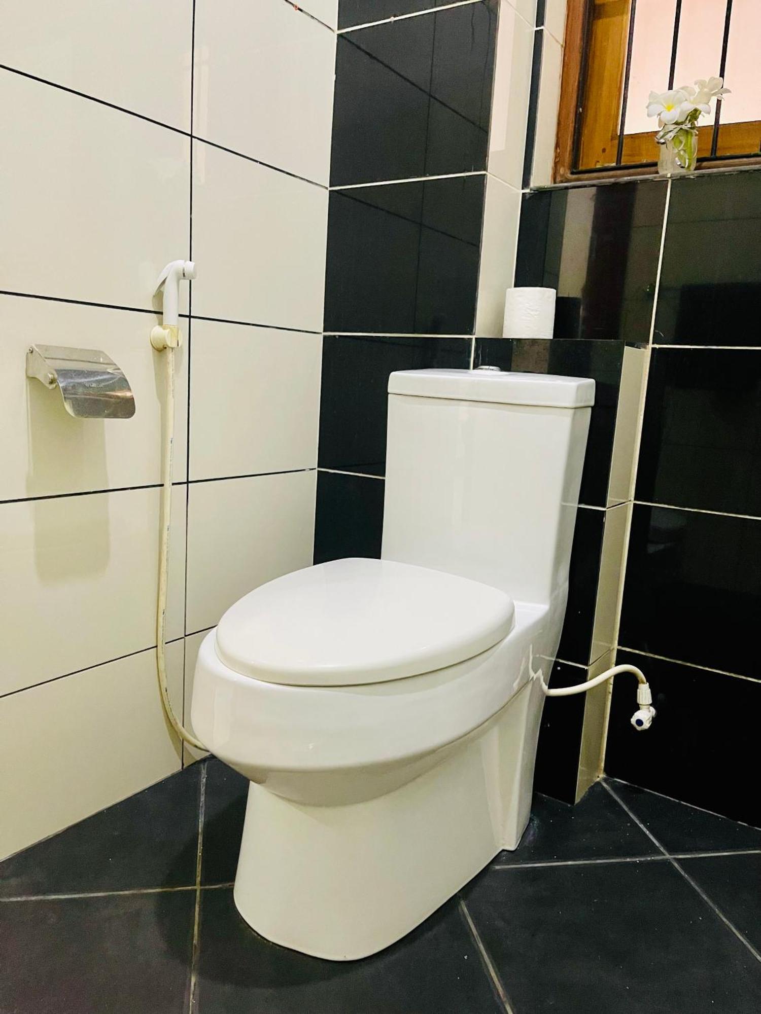Sand & Surf Guest House 尼甘布 外观 照片