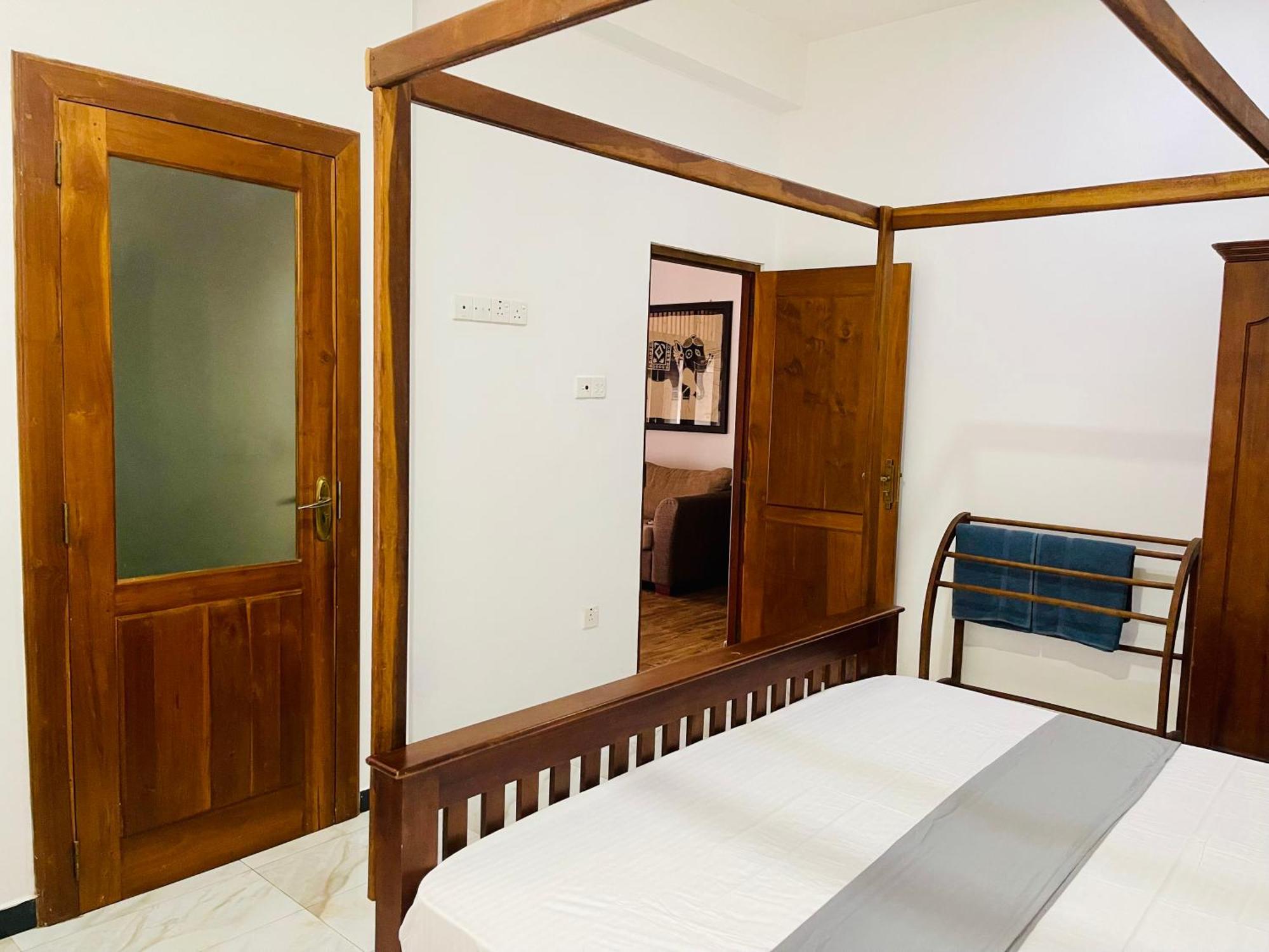 Sand & Surf Guest House 尼甘布 外观 照片