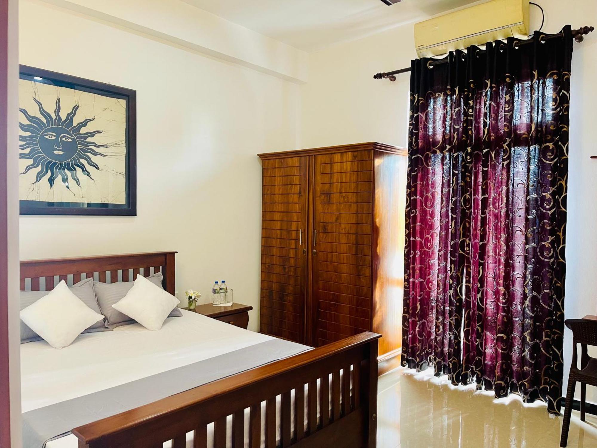 Sand & Surf Guest House 尼甘布 外观 照片