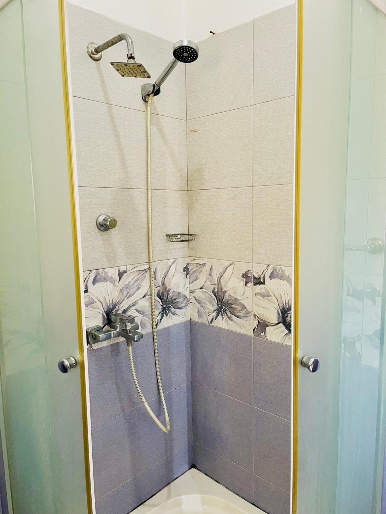 Sand & Surf Guest House 尼甘布 外观 照片
