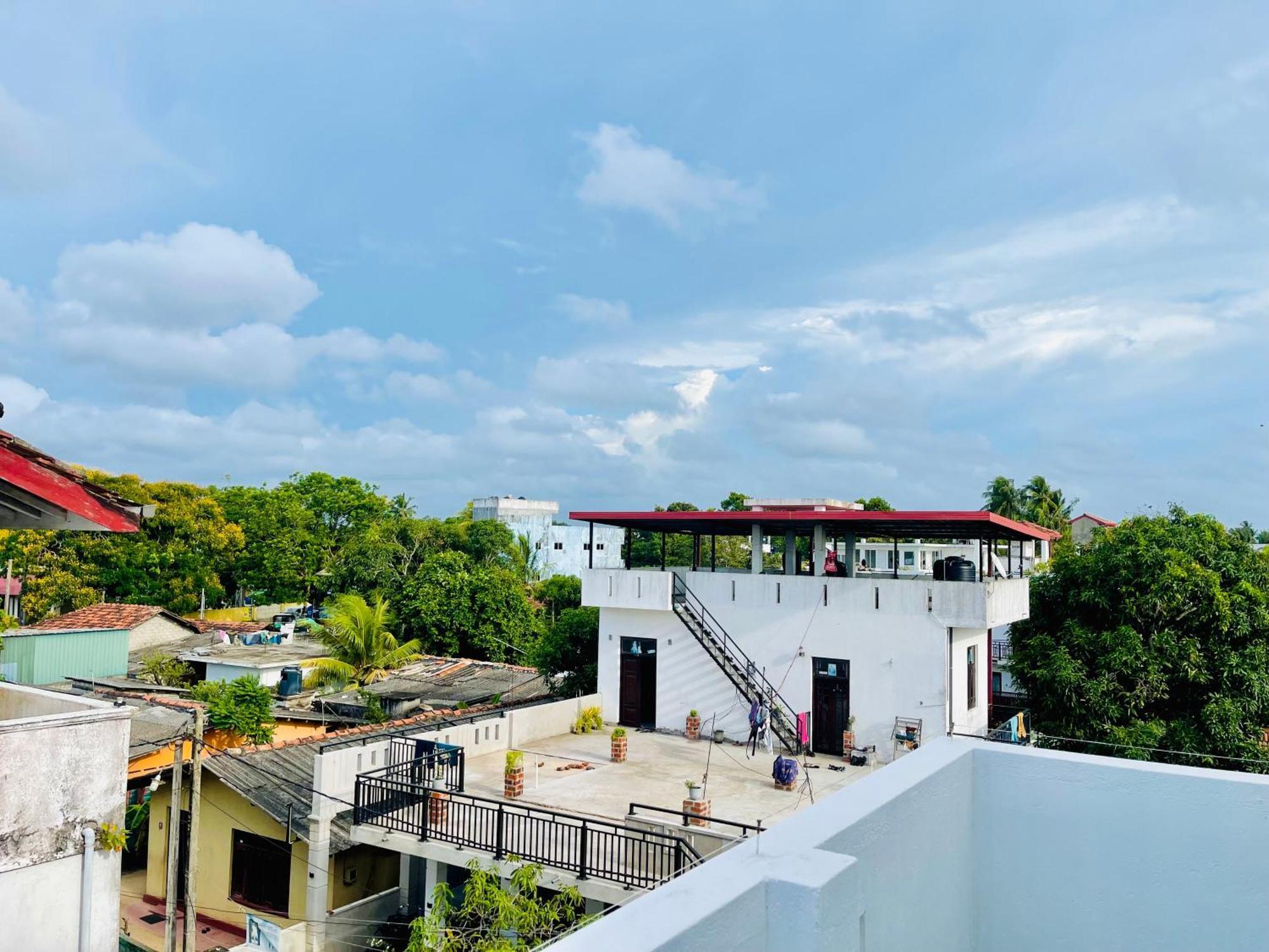Sand & Surf Guest House 尼甘布 外观 照片